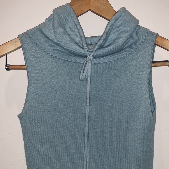BCBG 100% Cashmere Sleeveless Tanktop - Picture 5 of 5